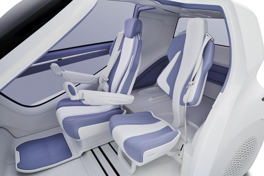 Интерьер Toyota Concept-_i Ride 2017 года  (фото 7 из 8)